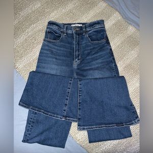 Never Worn Abercrombie Ultra High Rise Flare Dark Wash Jeans Size 0L